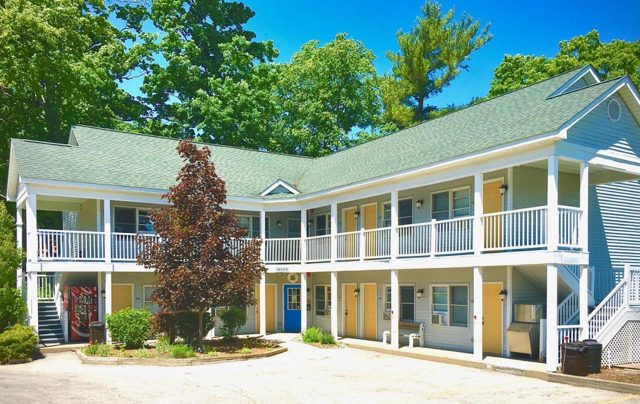 Empire Lakeshore Inn Екстер'єр фото